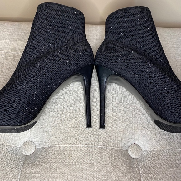 STEVE MADDEN STONE HEEL BOOTIE - Picture 7 of 10